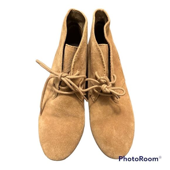 Nine West Joeyo Size 7 Wedge Tan Booties - Picture 1 of 8